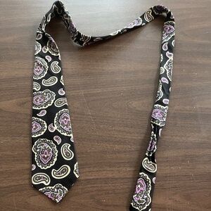 Silk Tie with Paisley Design